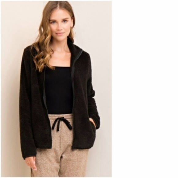 NEW Boutique Fuzzy Faux Fur Sherpa Fleece Full Zip Jacket Black Entro Fall NWT - Picture 2 of 3